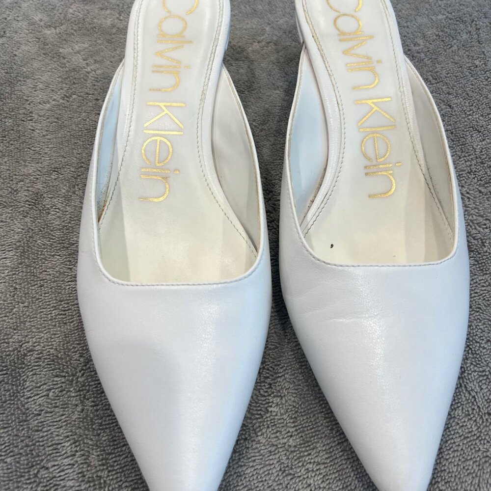 Calvin Klein  White Pointed‎ Toe Mules Women Shoes size 8 M